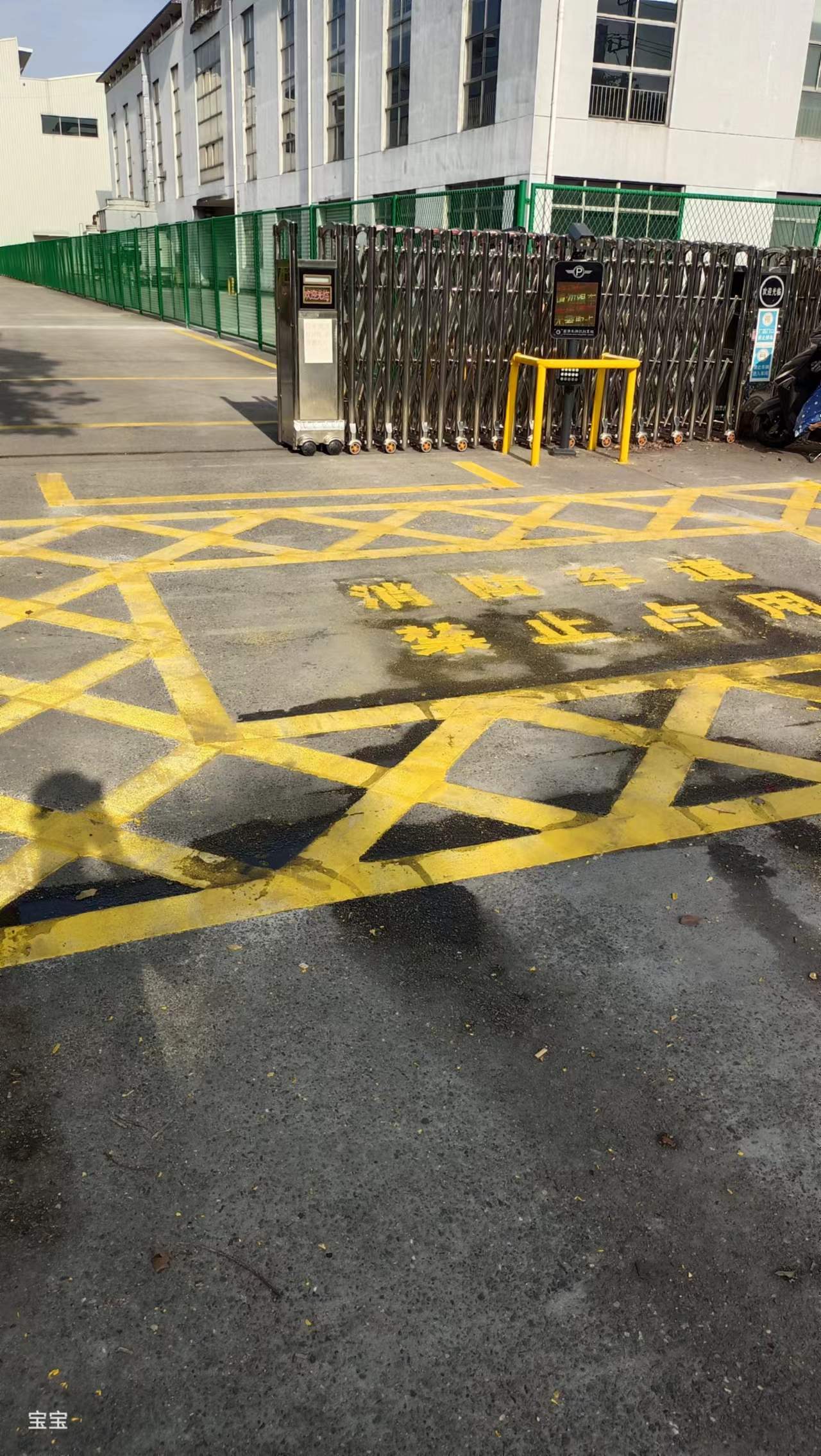 彭市镇马路划线